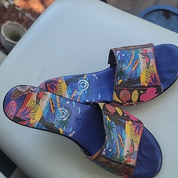 Women's Shoes Sz 6 Purple Painted Leather Open Toe Sandals Slides Wedge Tropical - Picture 3 of 9